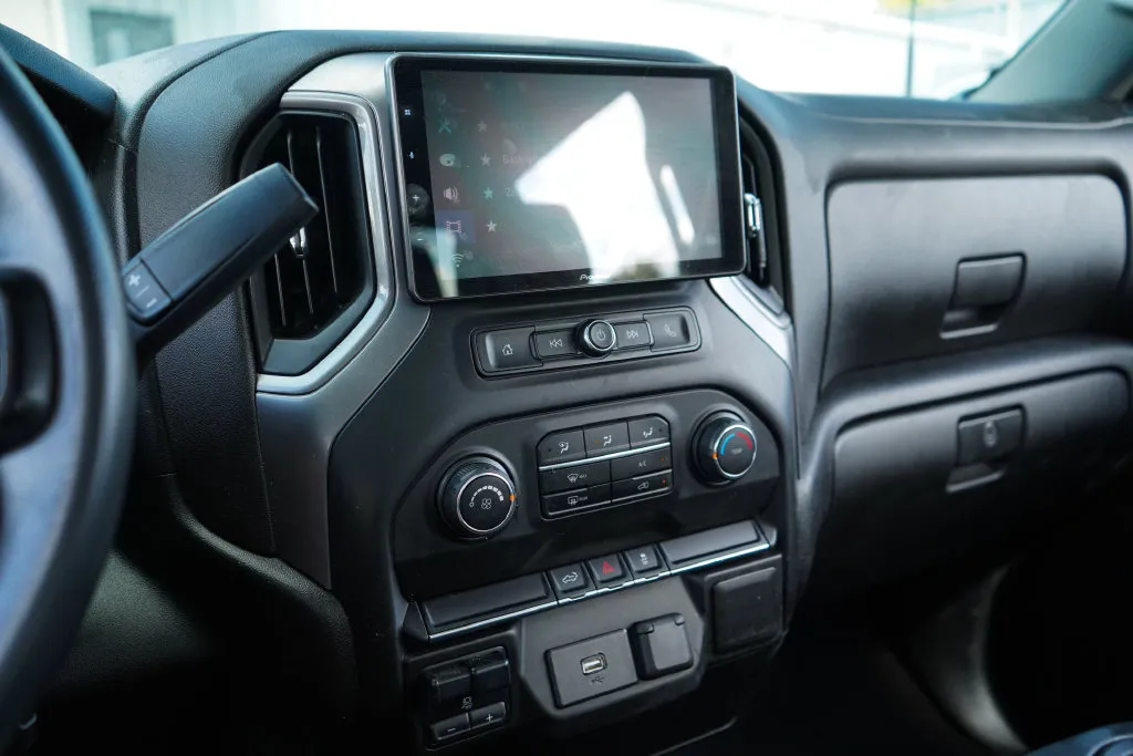 Chevrolet Silverado photo 8