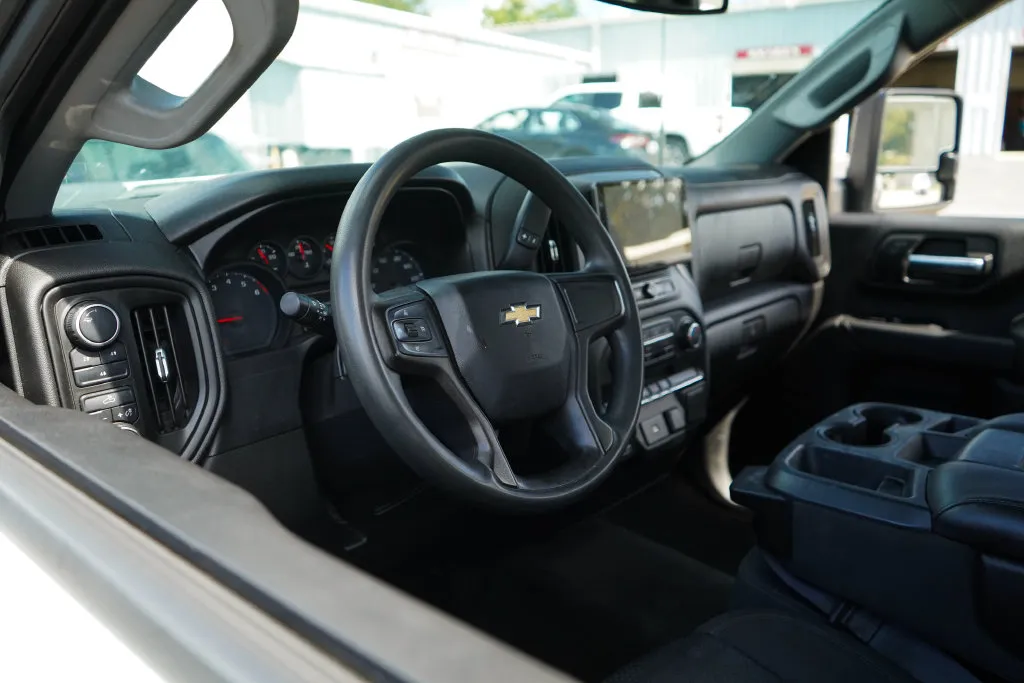 Chevrolet Silverado photo 6