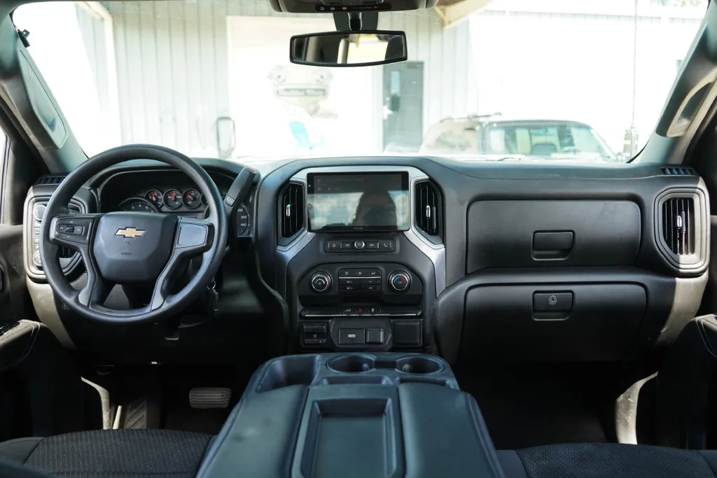 Chevrolet Silverado photo 10