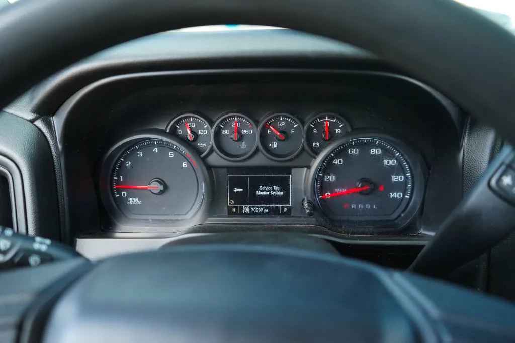 Chevrolet Silverado photo 26