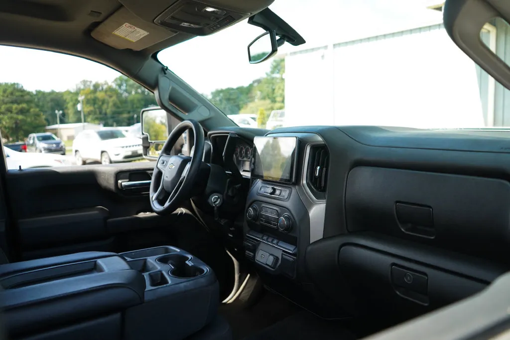 Chevrolet Silverado photo 14