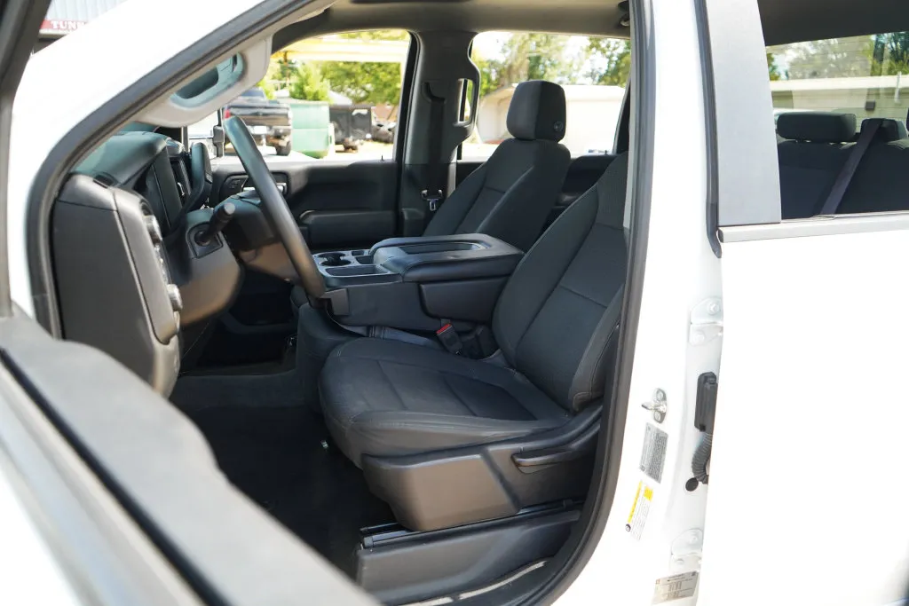 Chevrolet Silverado photo 7