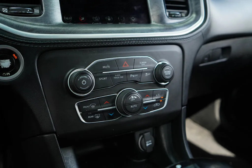 Dodge Charger photo 27