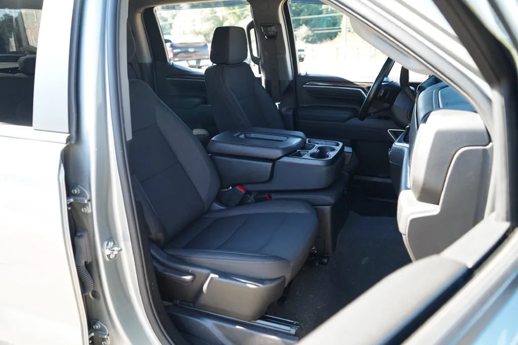 Chevrolet Silverado photo 13