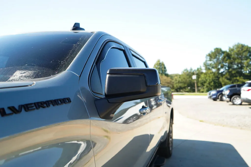 Chevrolet Silverado photo 23
