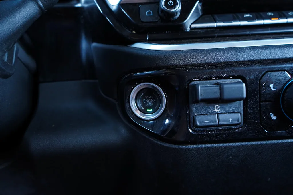Chevrolet Silverado photo 29