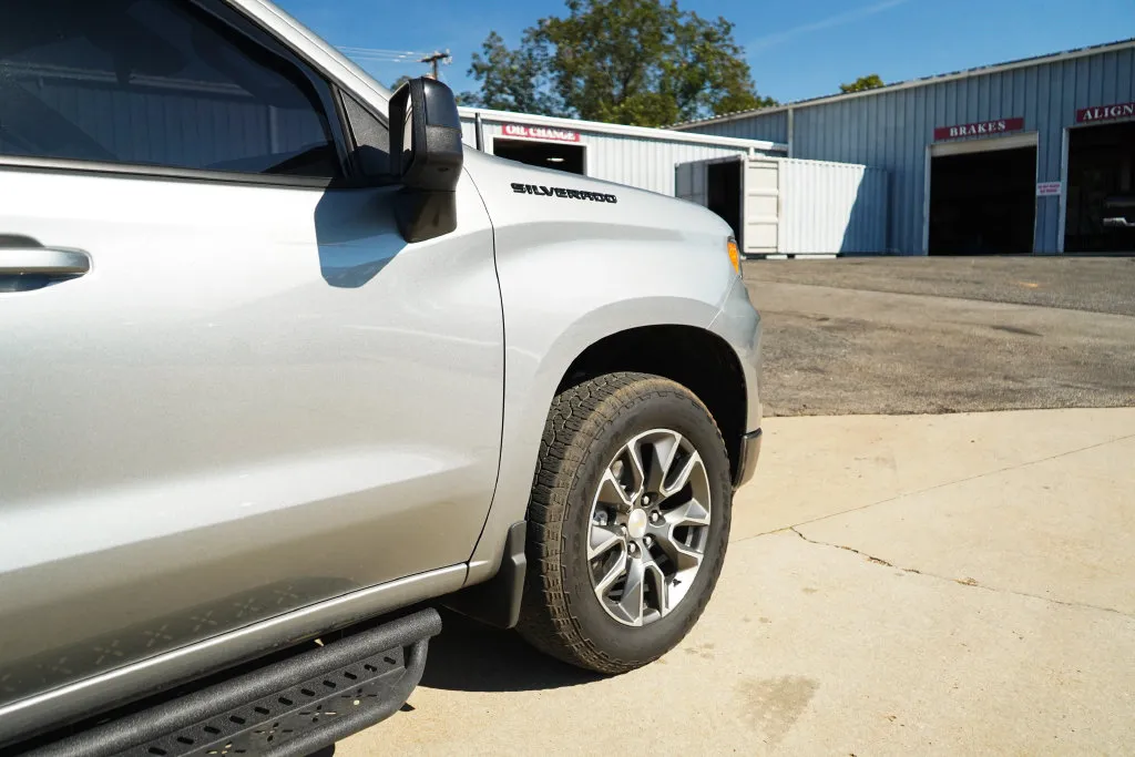 Chevrolet Silverado photo 19