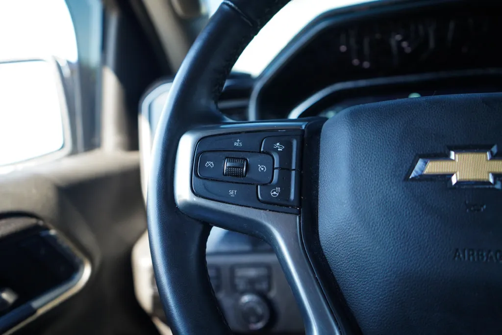 Chevrolet Silverado photo 33