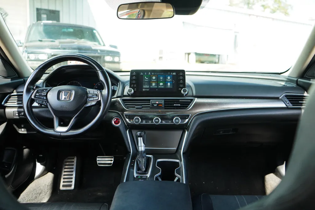 Honda Accord photo 10