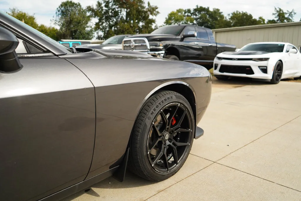 Dodge Challenger photo 18