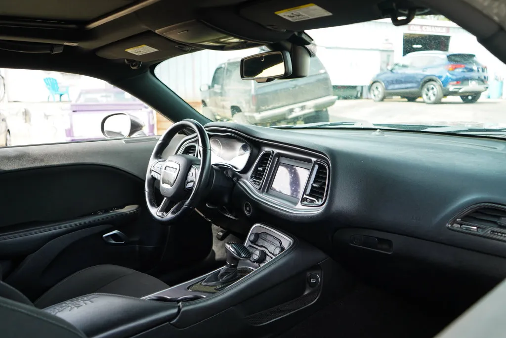 Dodge Challenger photo 10