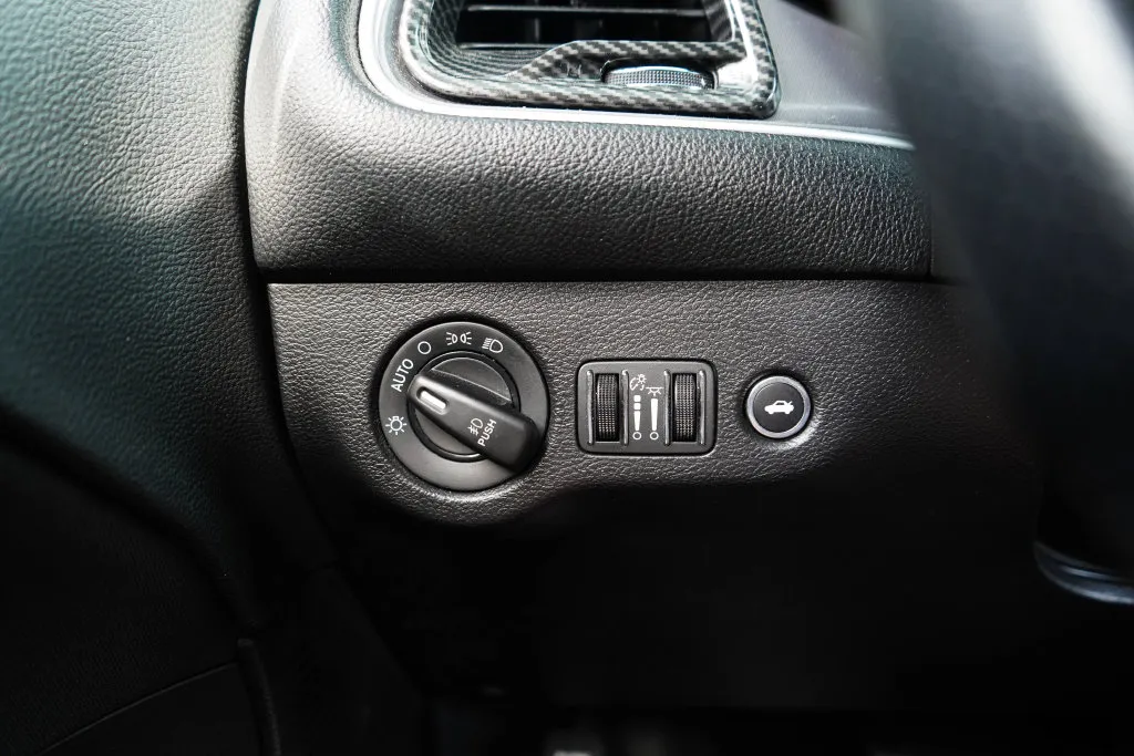 Dodge Challenger photo 30