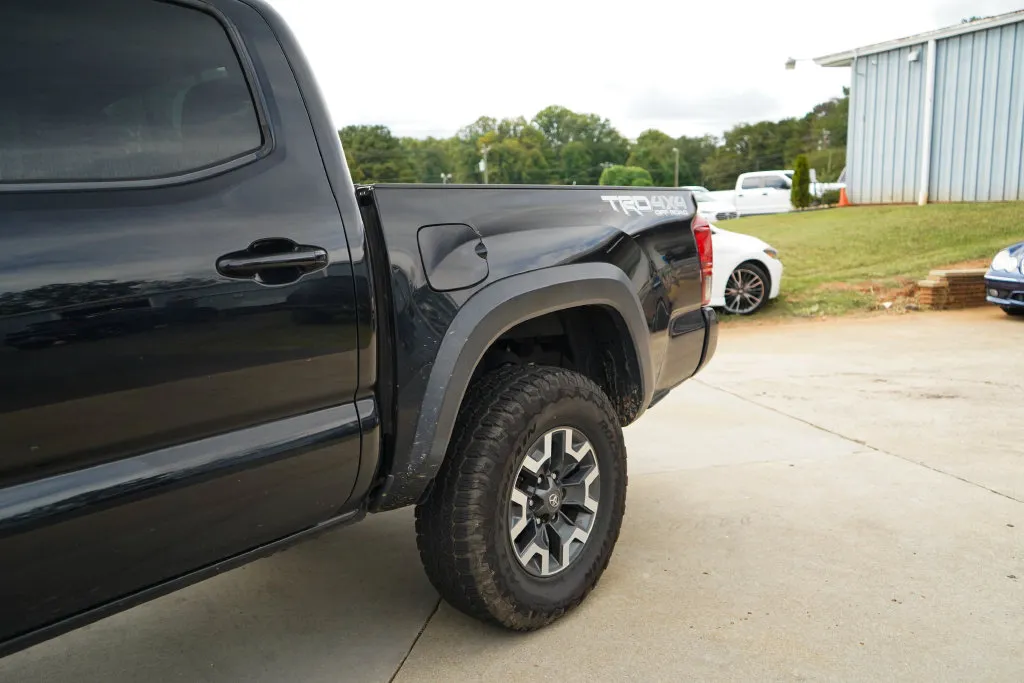 Toyota Tacoma photo 22