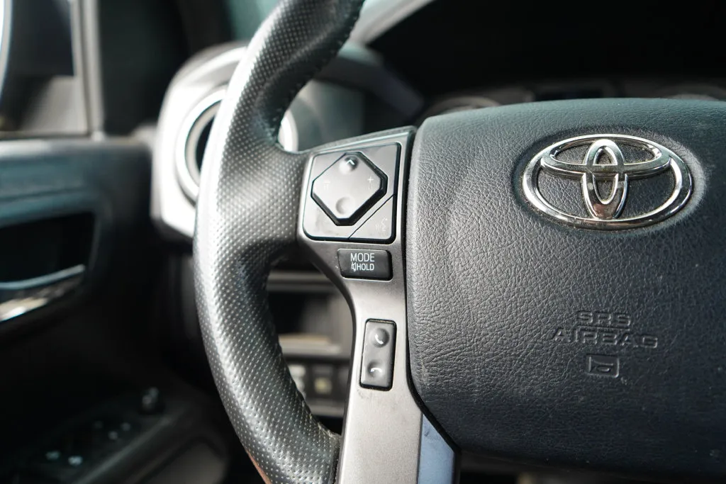 Toyota Tacoma photo 29