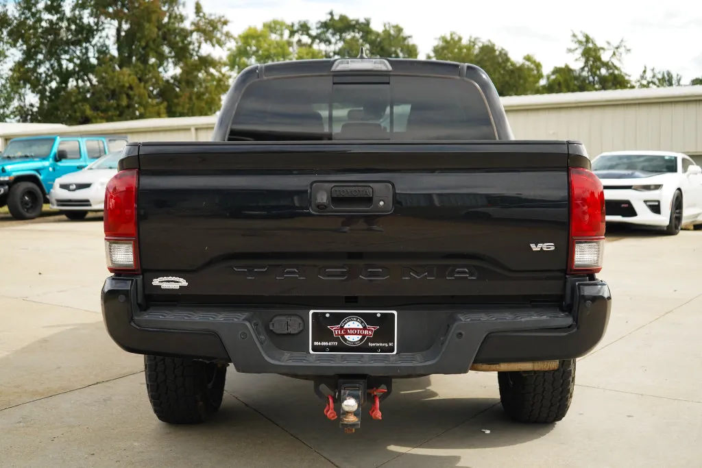 Toyota Tacoma photo 19