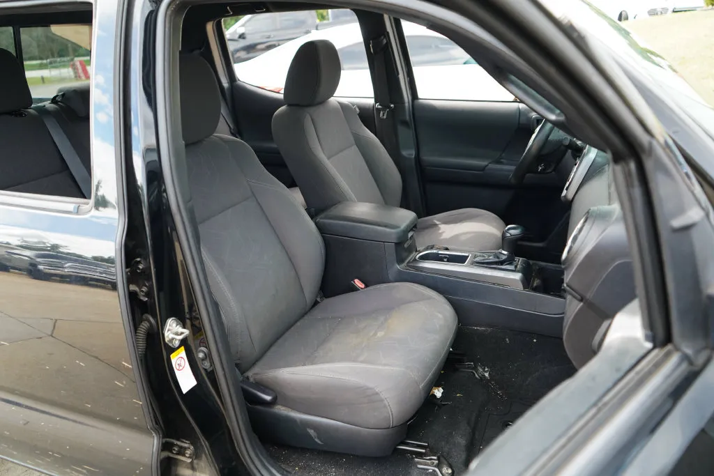 Toyota Tacoma photo 13