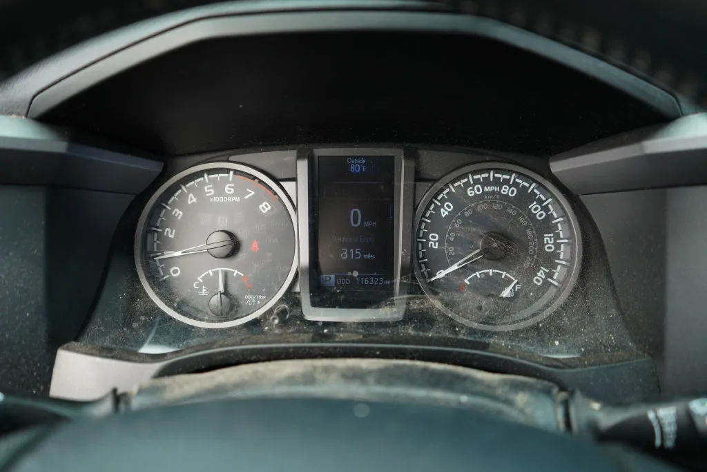 Toyota Tacoma photo 26