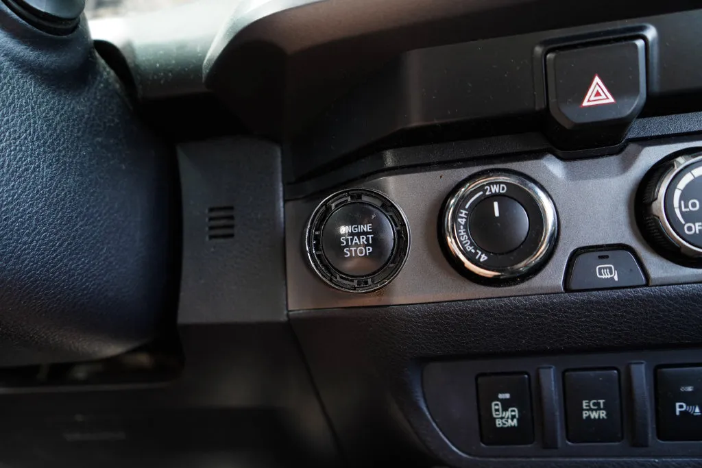 Toyota Tacoma photo 28