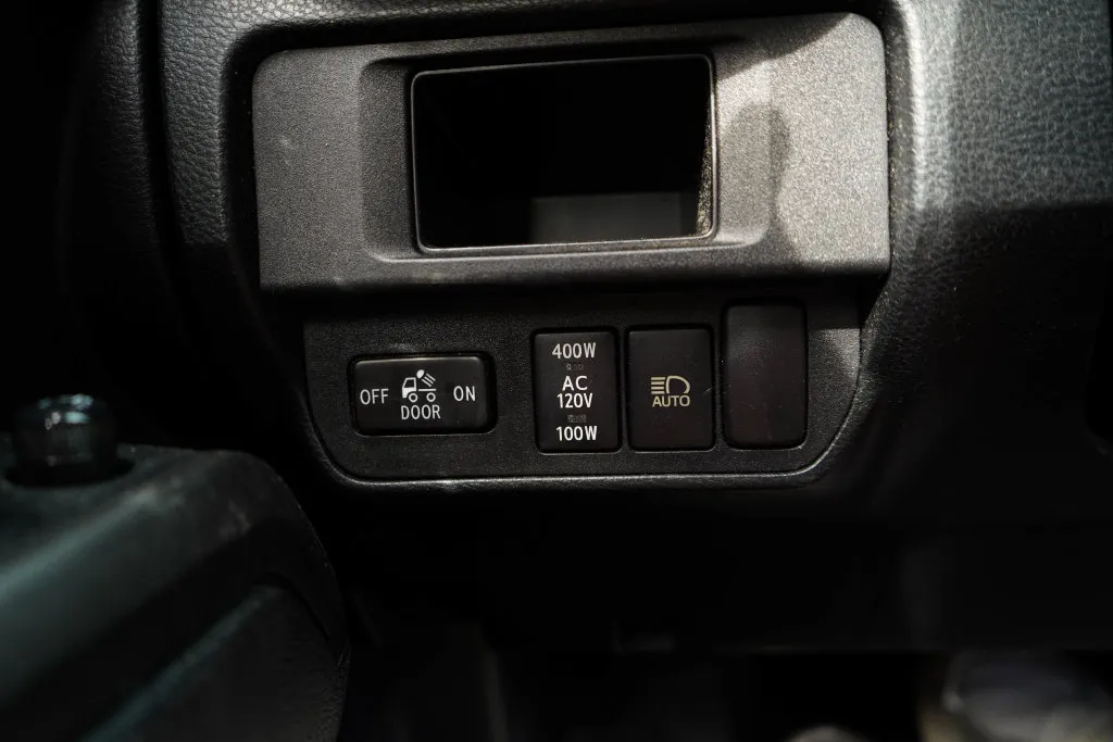 Toyota Tacoma photo 31