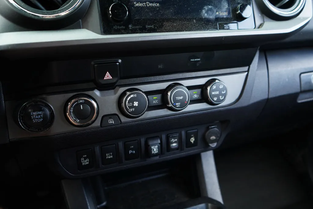 Toyota Tacoma photo 27