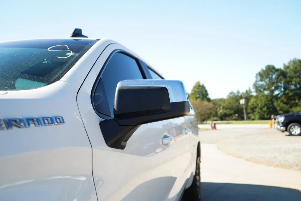 Chevrolet Silverado photo 23