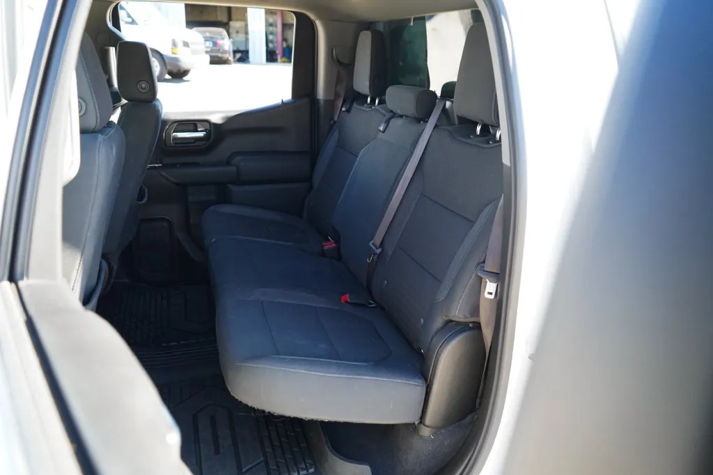 Chevrolet Silverado photo 9