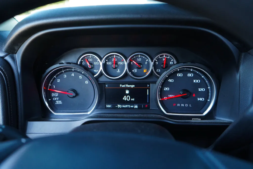Chevrolet Silverado photo 26