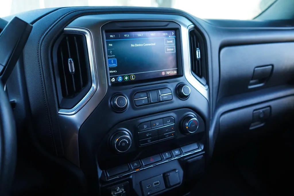 Chevrolet Silverado photo 8