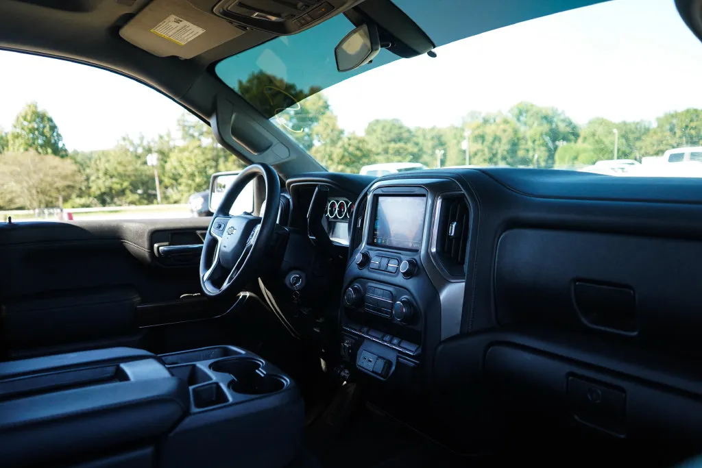 Chevrolet Silverado photo 14