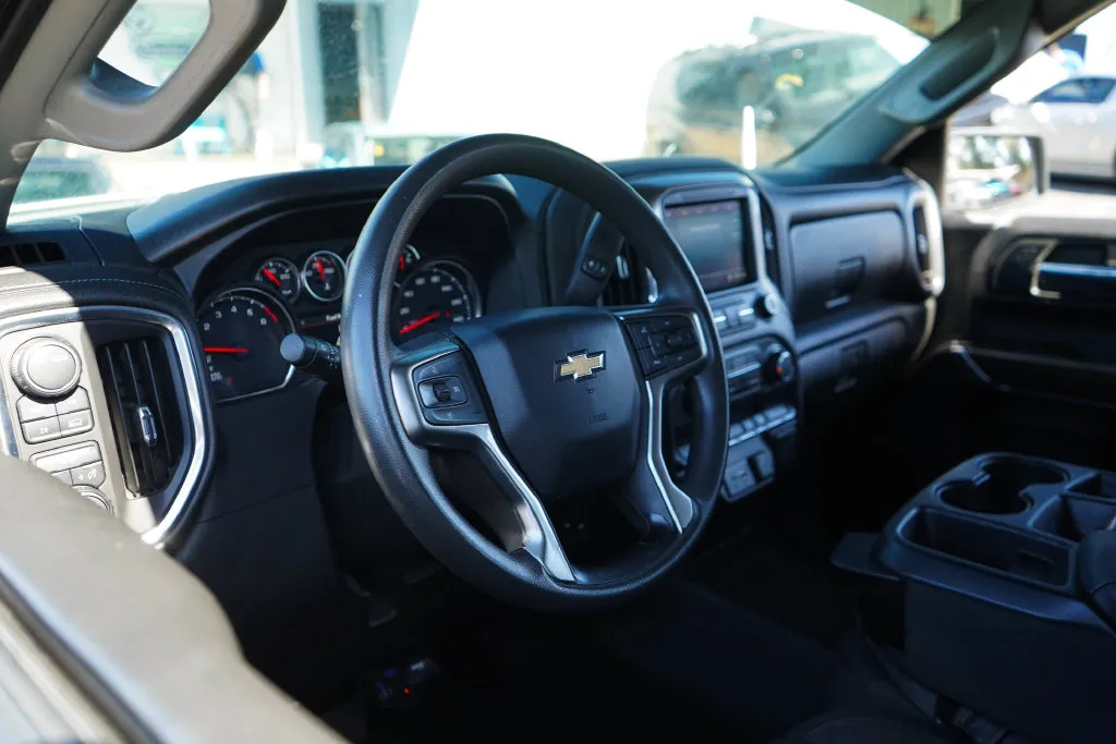 Chevrolet Silverado photo 6