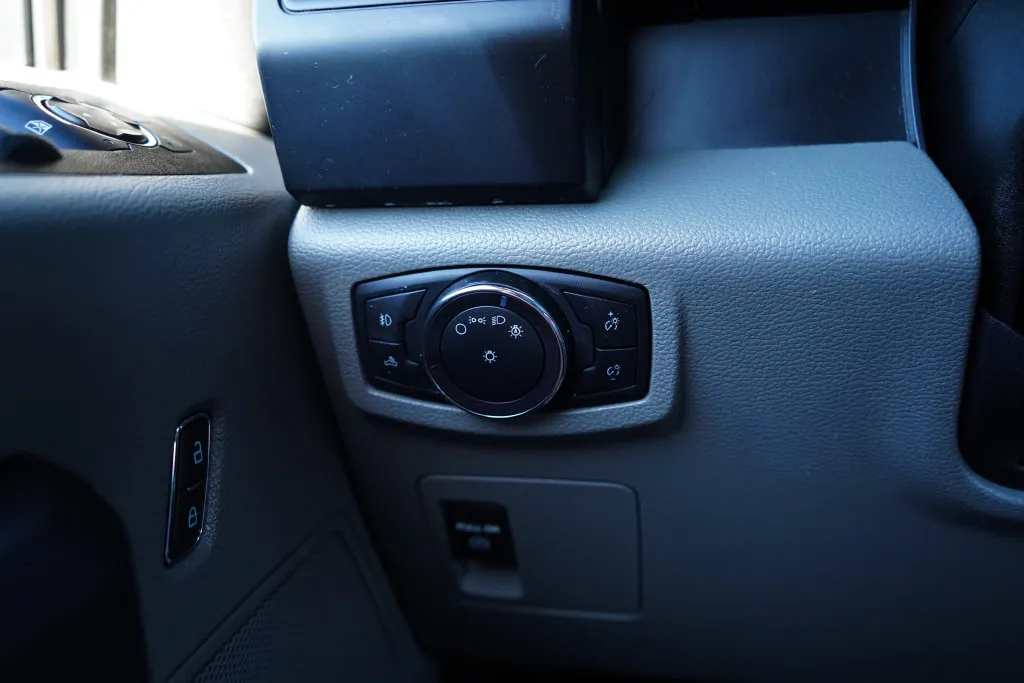 Ford F-150 photo 31