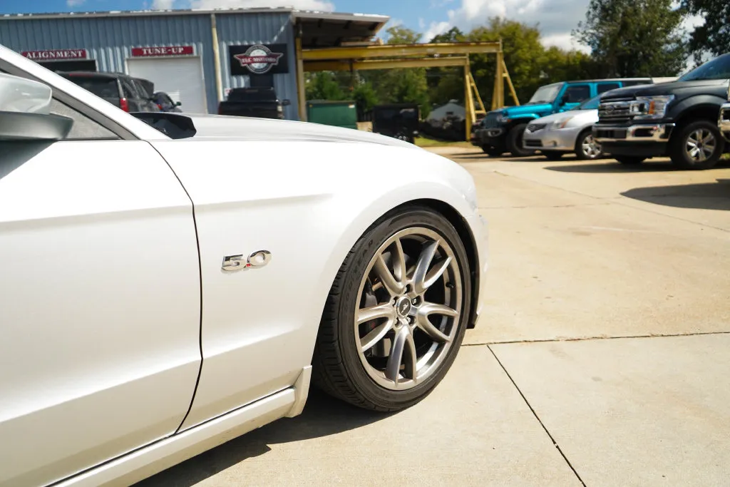 Ford Mustang photo 17
