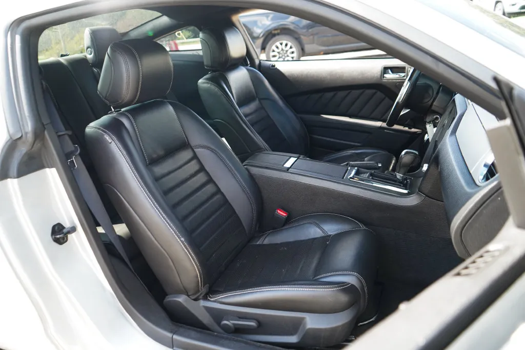 Ford Mustang photo 13
