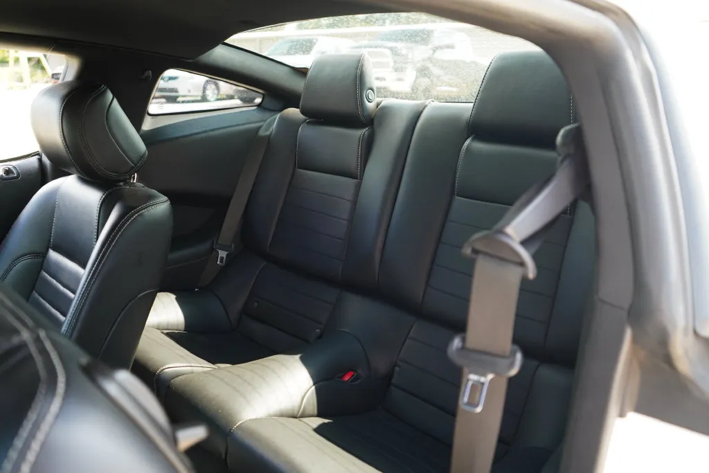 Ford Mustang photo 9