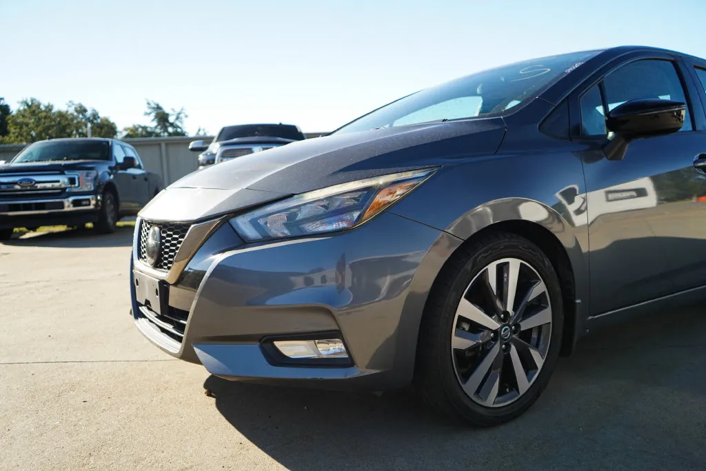 Nissan Versa photo 17