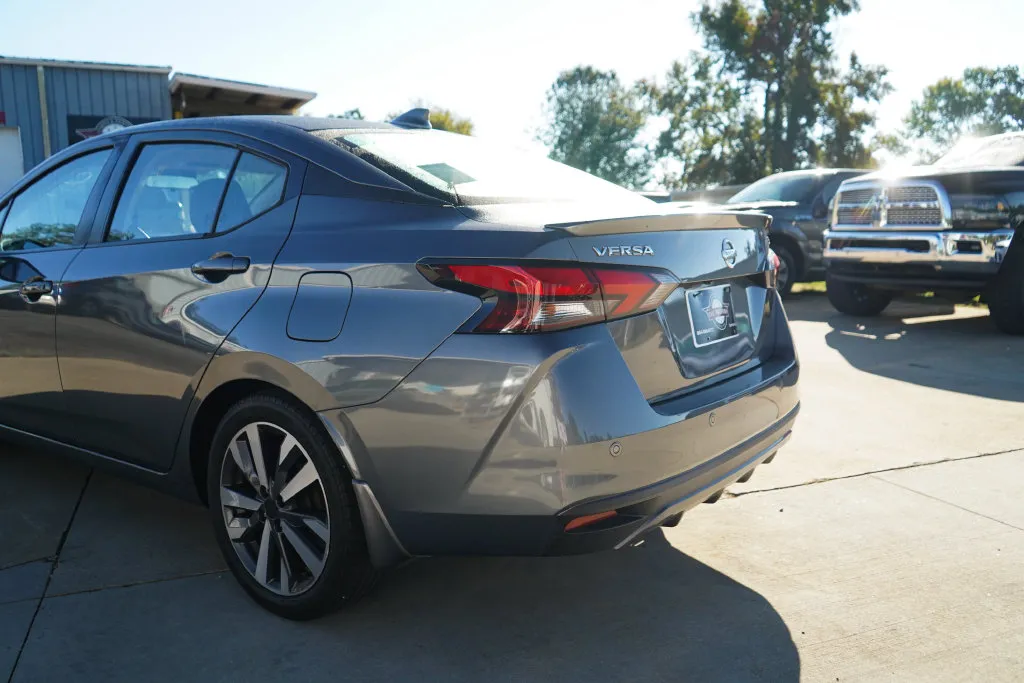 Nissan Versa photo 20