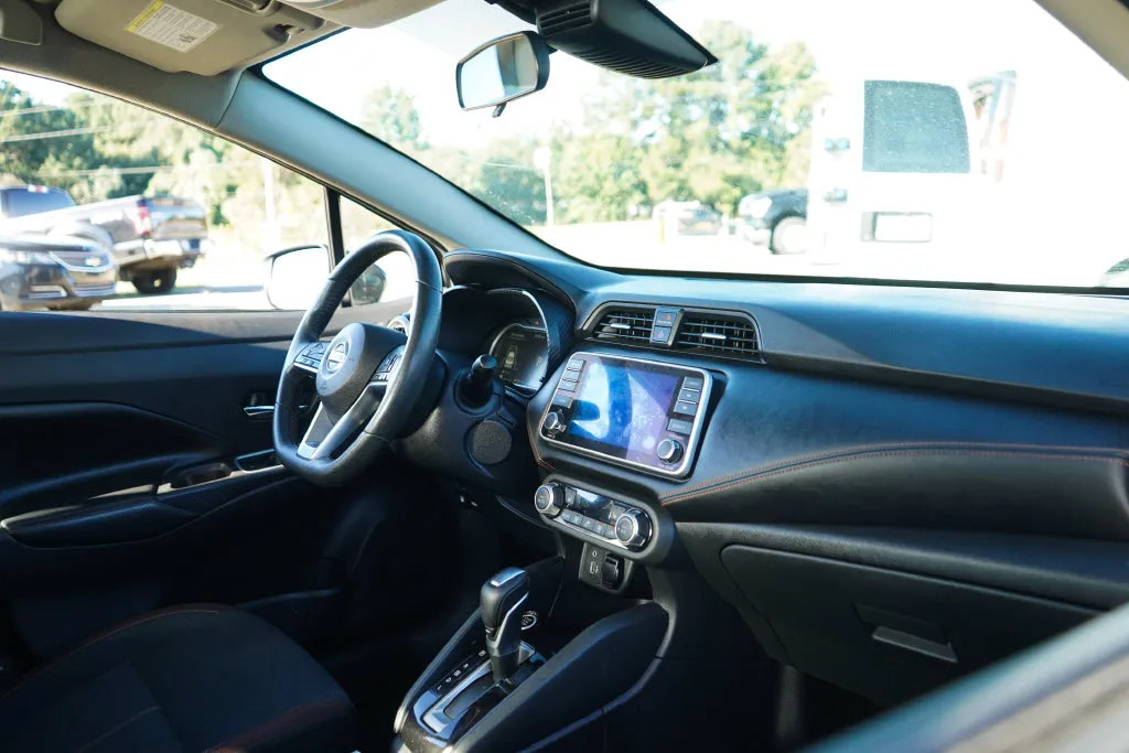 Nissan Versa photo 14