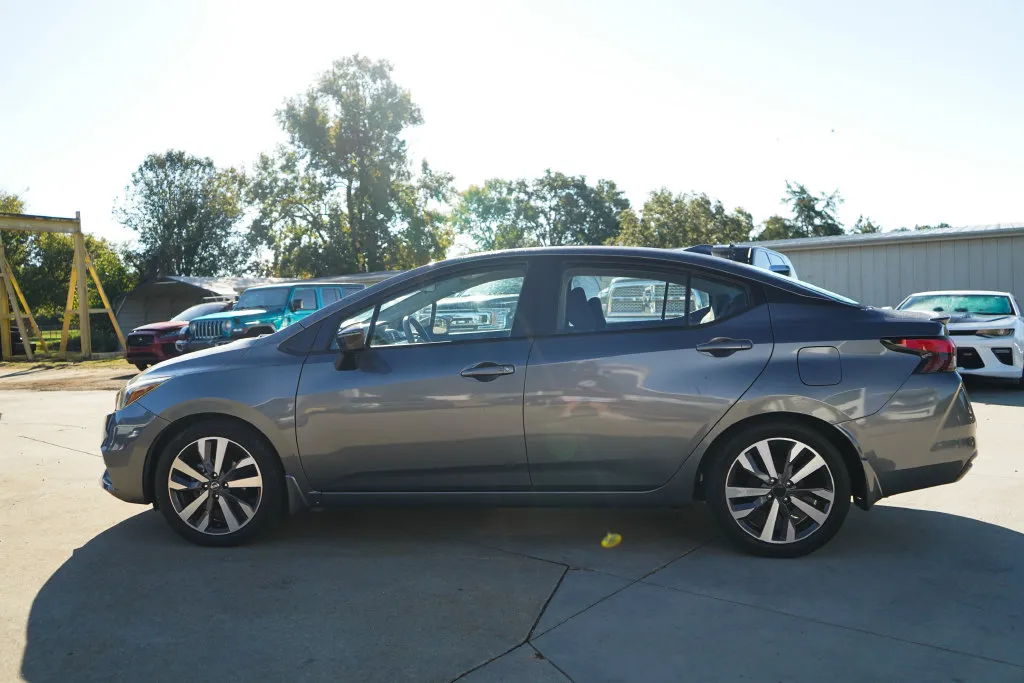 Nissan Versa photo 23