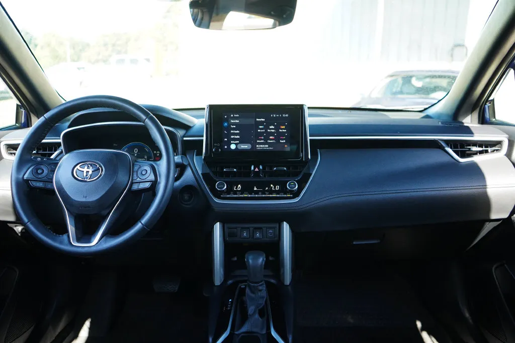 Toyota Corolla Cross photo 10