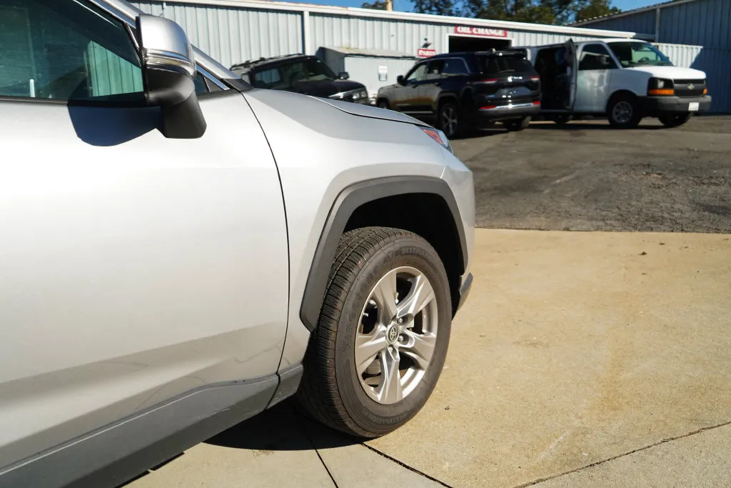 Toyota RAV4 photo 18