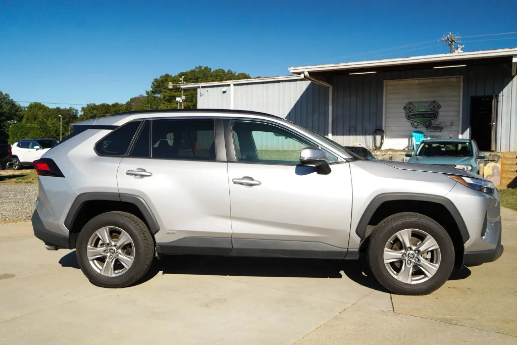 Toyota RAV4 photo 3