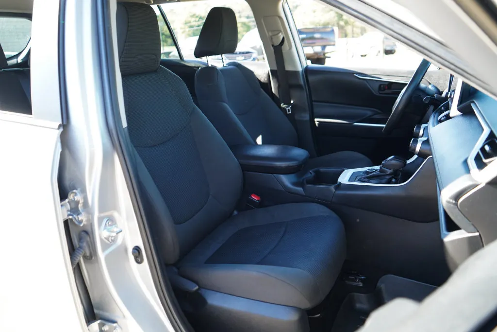Toyota RAV4 photo 13