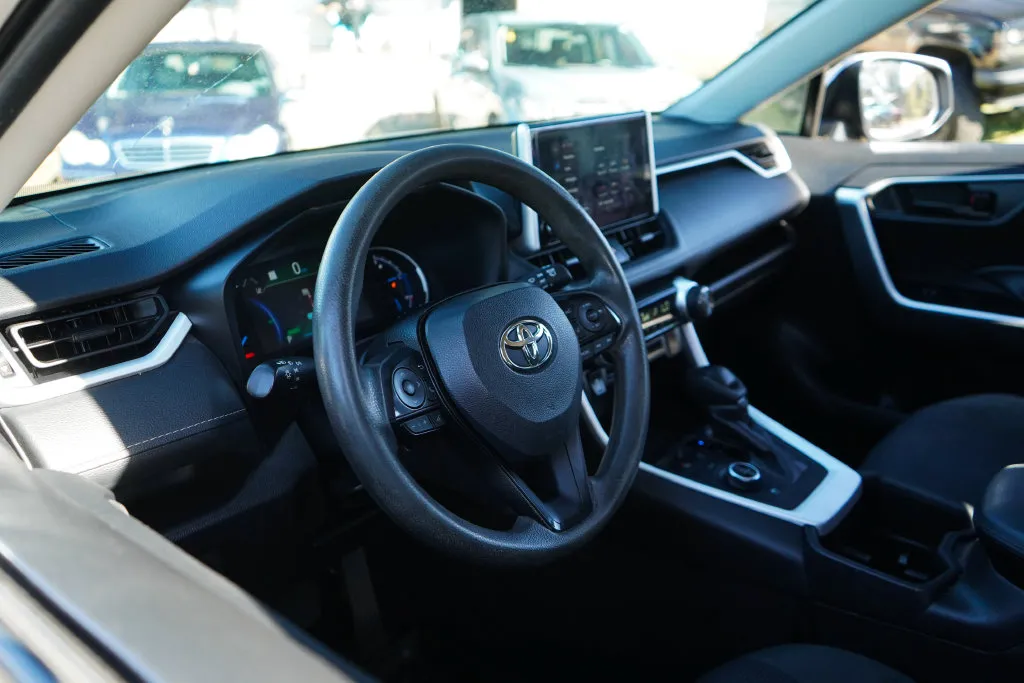 Toyota RAV4 photo 6