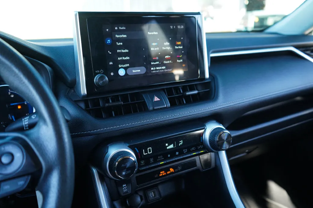 Toyota RAV4 photo 8