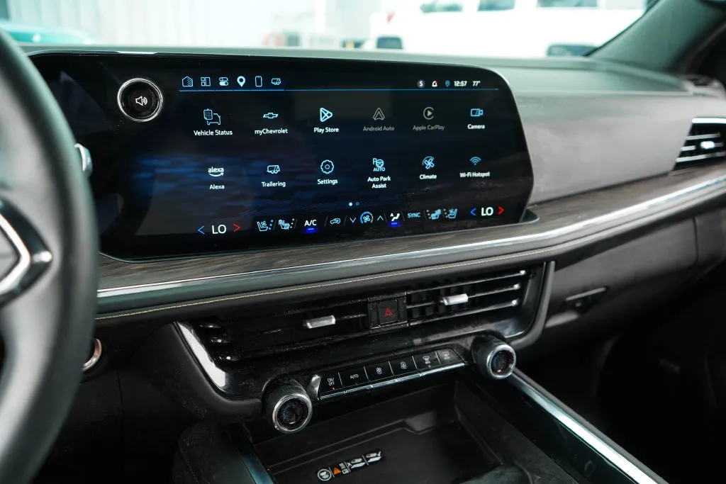 Chevrolet Tahoe photo 8