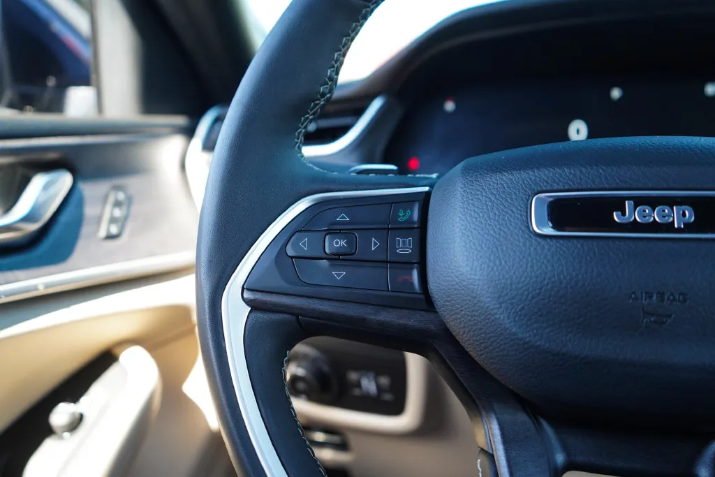 Jeep Grand Cherokee photo 29