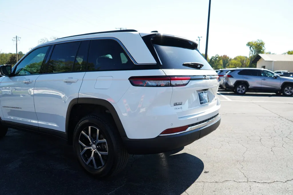 Jeep Grand Cherokee photo 21