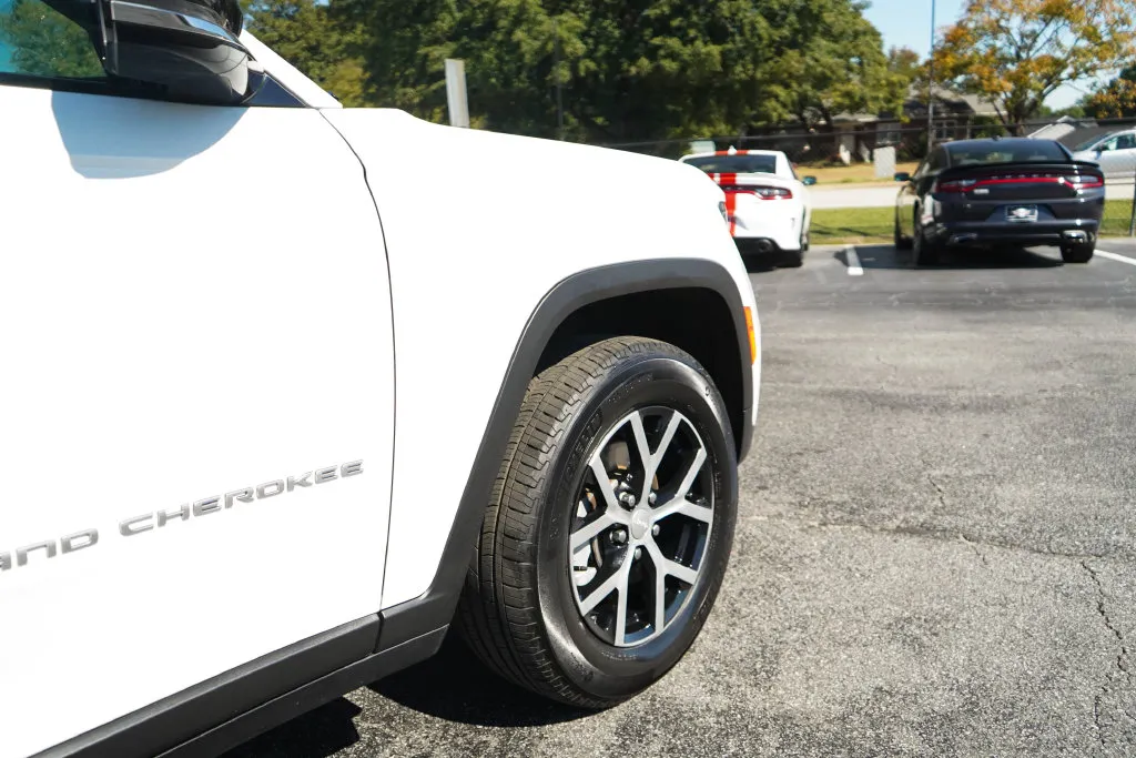 Jeep Grand Cherokee photo 19
