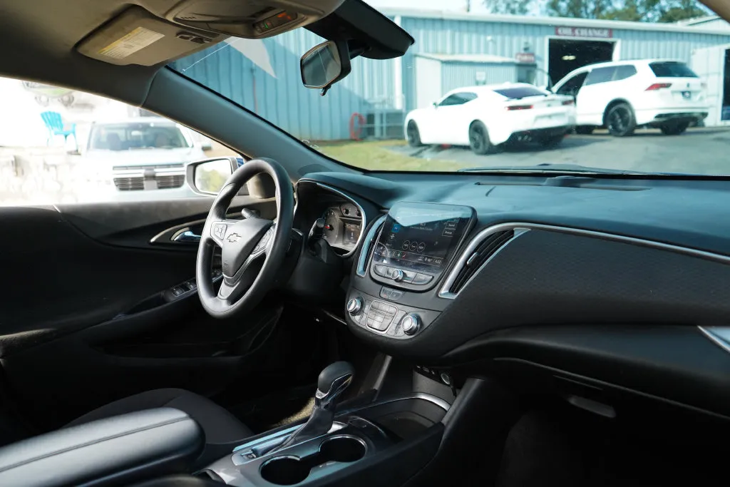 Chevrolet Malibu photo 14