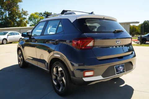 More photos of 2021 Hyundai Venue Denim at TLC Motors, SC